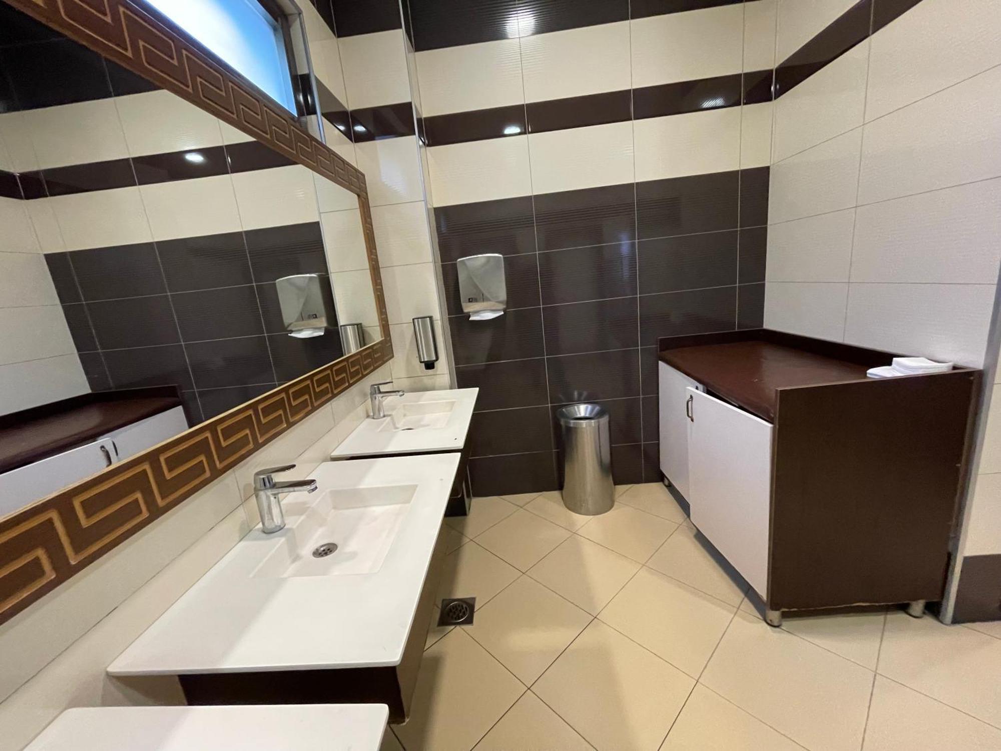 Amazona Hotel 普里什蒂纳 外观 照片