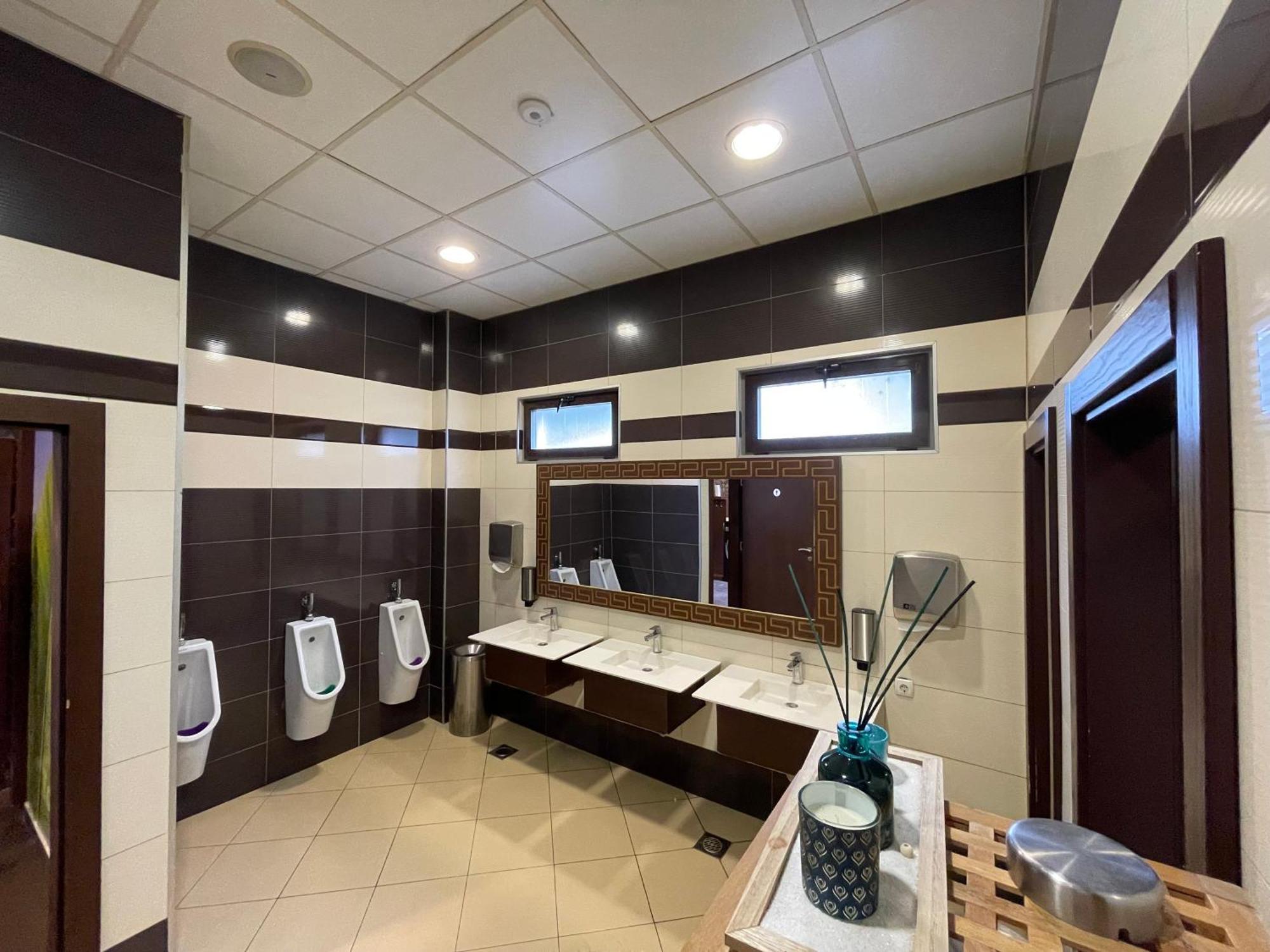 Amazona Hotel 普里什蒂纳 外观 照片