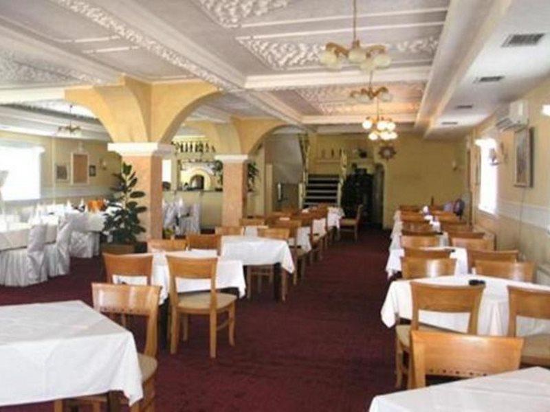 Amazona Hotel 普里什蒂纳 外观 照片