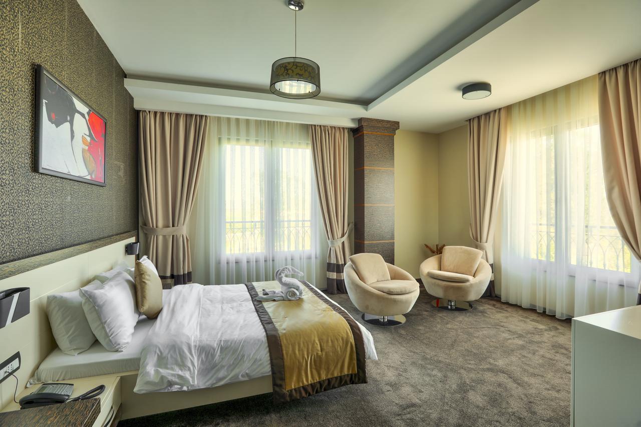 Amazona Hotel 普里什蒂纳 外观 照片