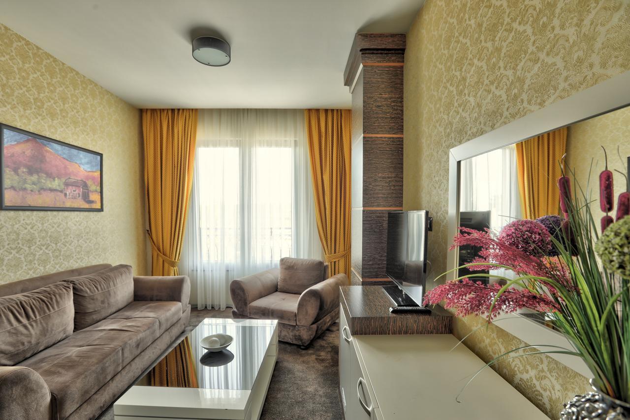 Amazona Hotel 普里什蒂纳 外观 照片